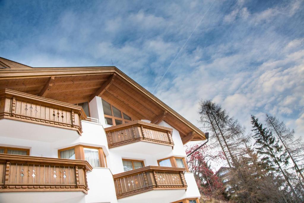 Fliana St. Anton Apartment *
