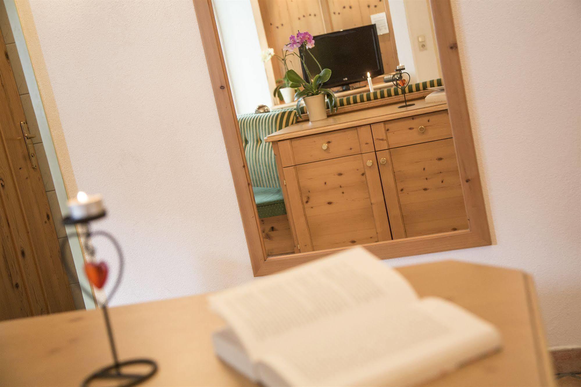 Fliana St. Anton Apartment *